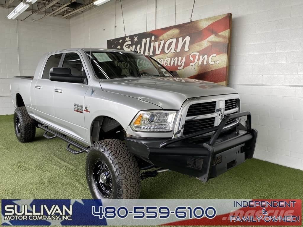 RAM 2500 Caja abierta/laterales abatibles