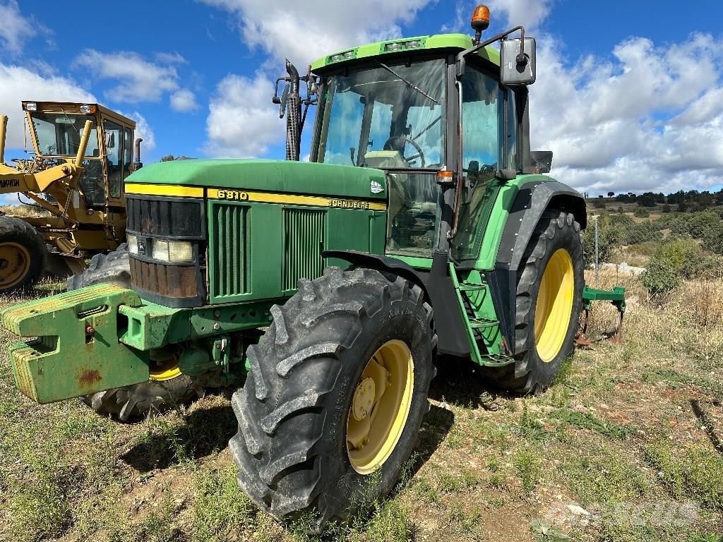 John Deere 6810 Tractores