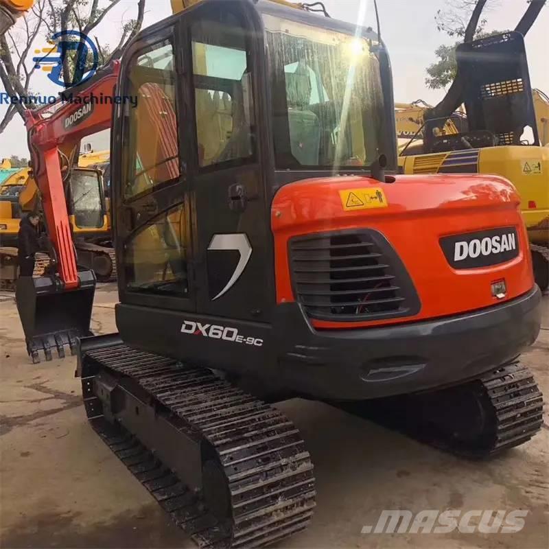 Doosan DX 60 Excavadoras sobre orugas