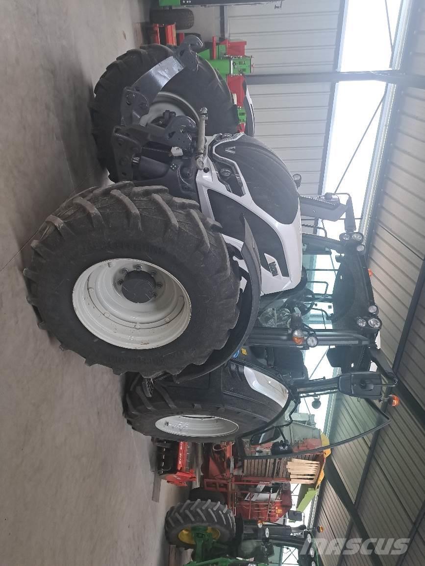 Valtra N155 Tractores