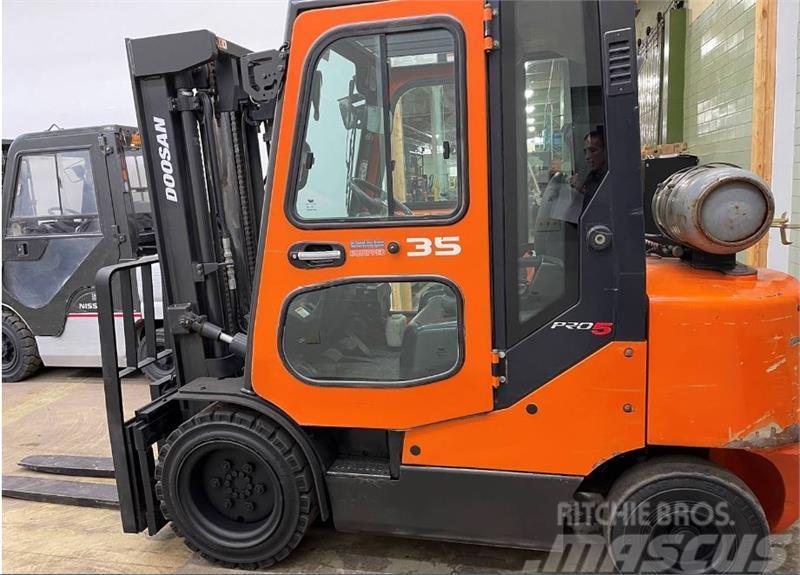 Doosan G35C-5plus Montacargas - otros