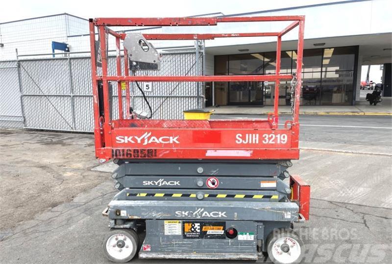 SkyJack SJIII 3219 Plataformas tijera