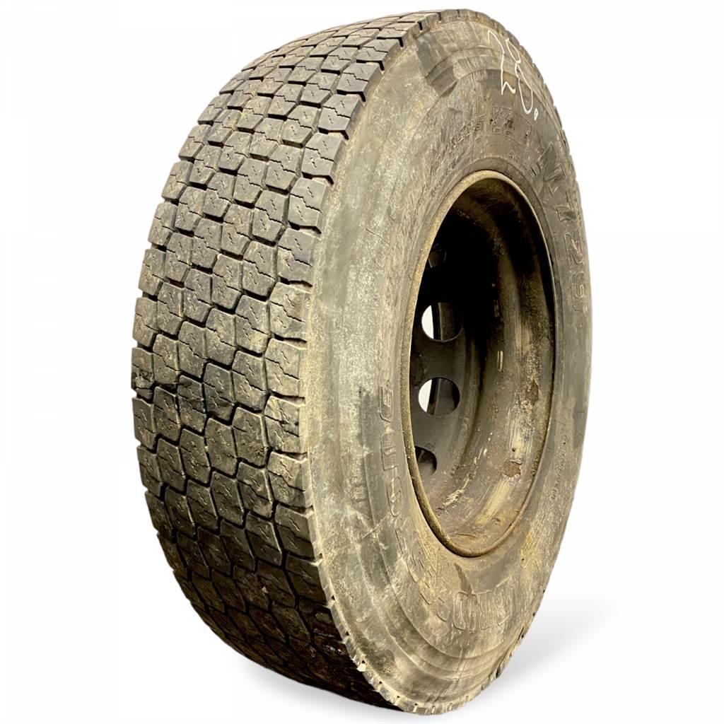 Bridgestone B7R Llantas