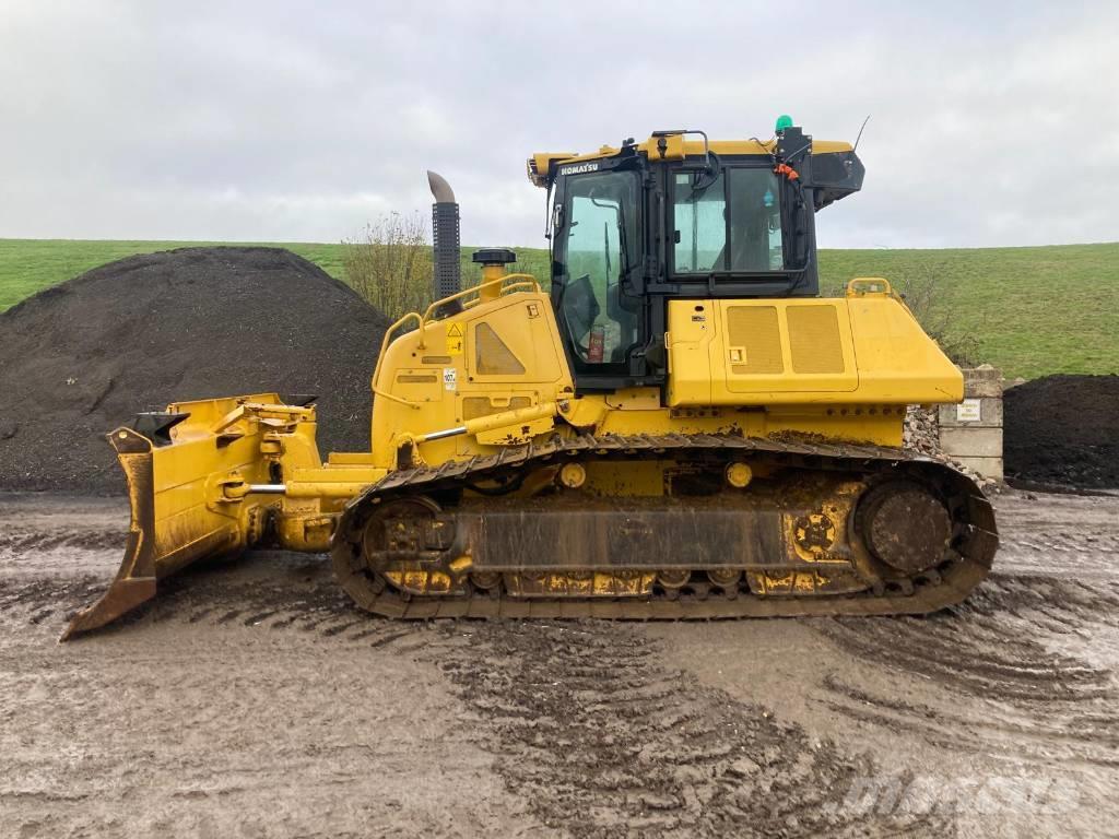 Komatsu D61PX-24 Buldozer sobre oruga