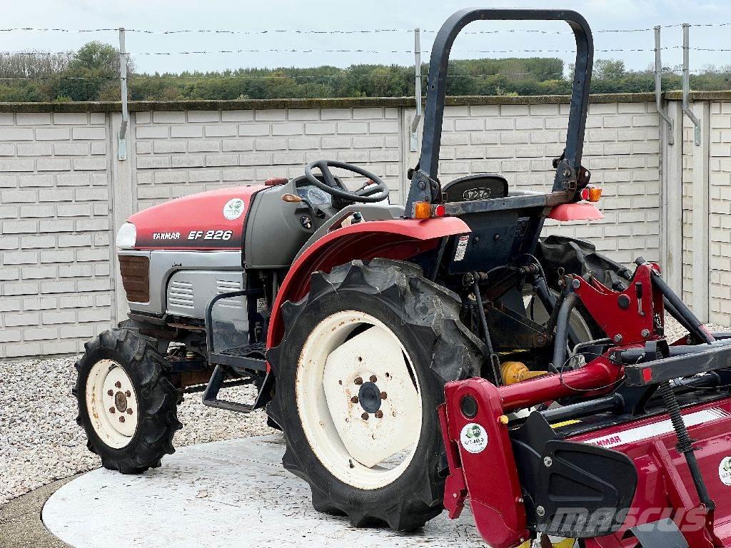 Yanmar EF226D Tractores