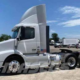 Volvo VNL 64T200 Camiones tractor