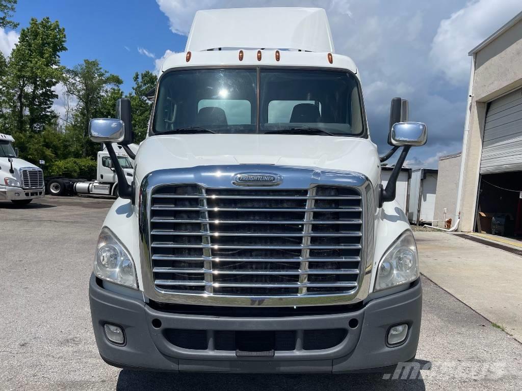 Freightliner Cascadia 113 Camiones tractor