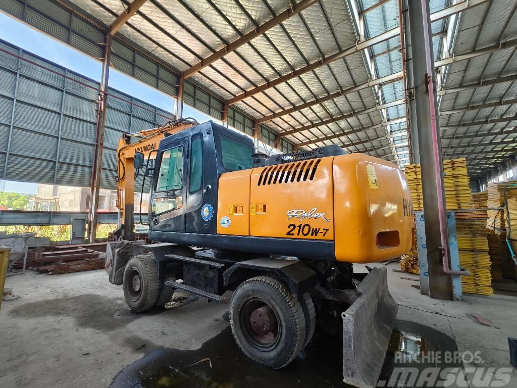 Hyundai R210-7 Excavadoras de ruedas