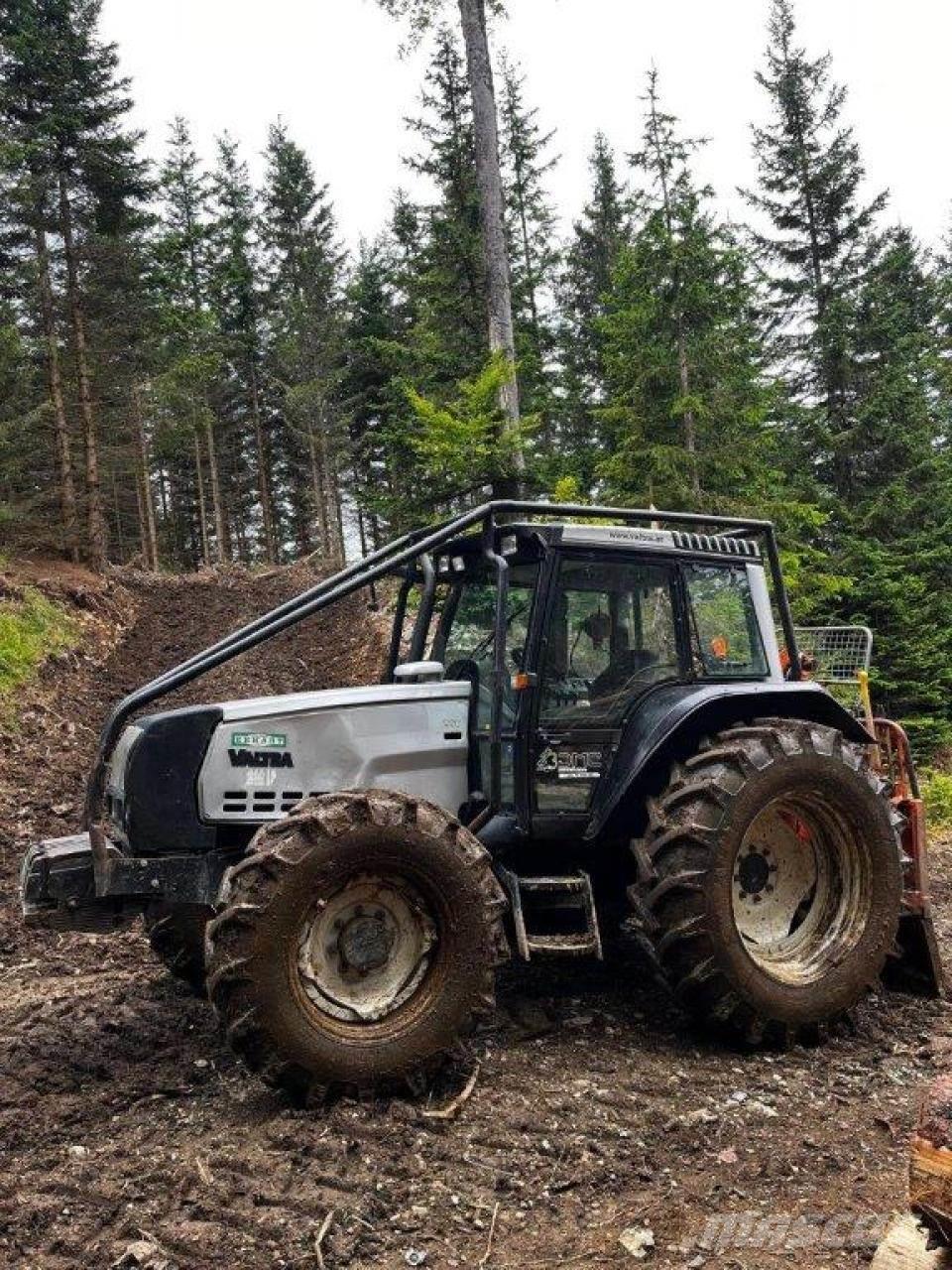 Valtra 6550 Tractores forestales