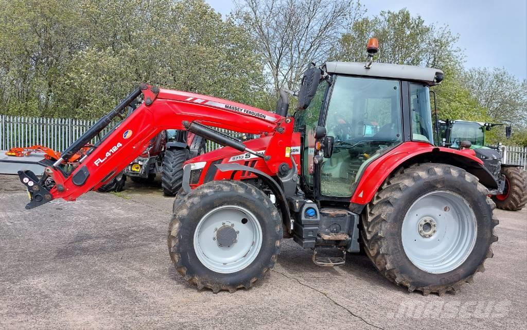 Massey Ferguson 5713S Tractores