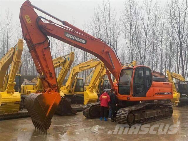 Doosan DX300LC Excavadoras sobre orugas