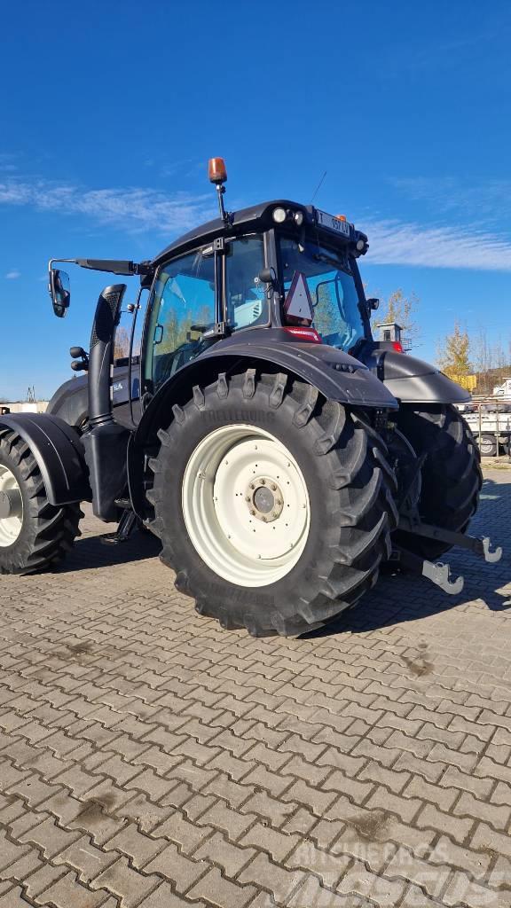 Valtra T214A Tractores