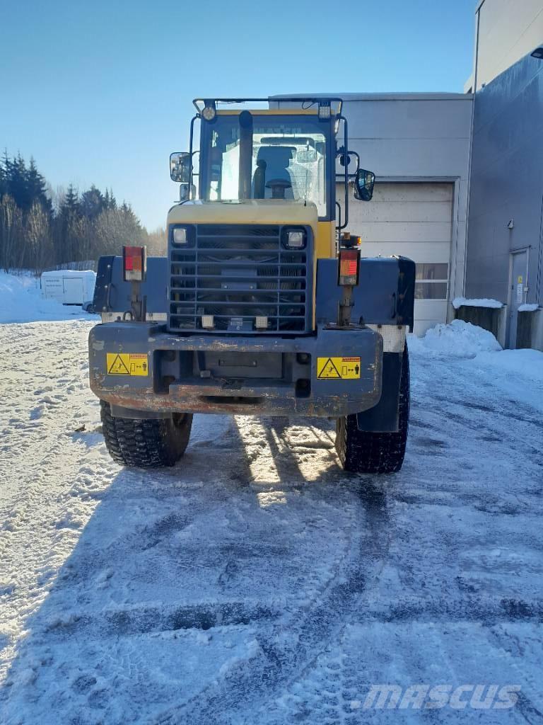 Komatsu WA250PT Cargadoras sobre ruedas