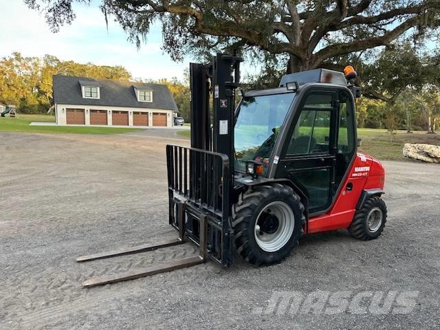 Manitou M25-4T Montacargas todo terreno