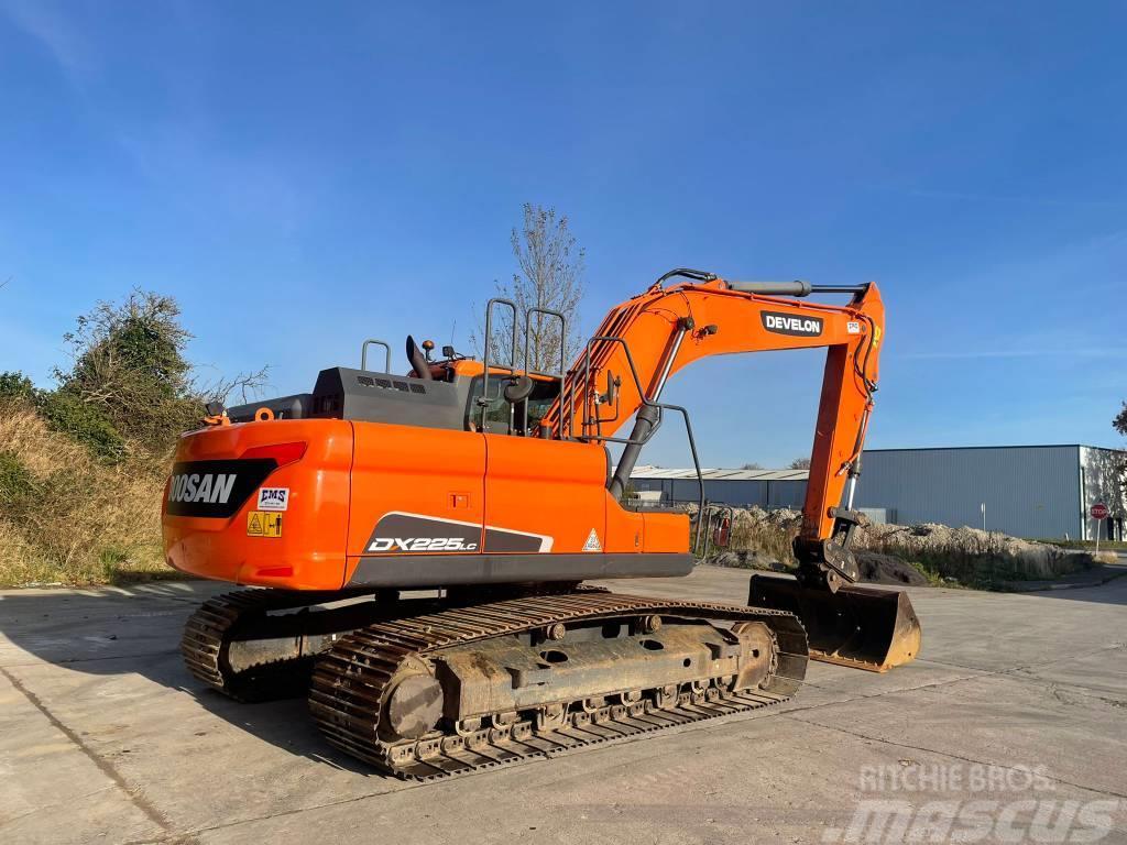 Doosan 225 LC Excavadoras sobre orugas