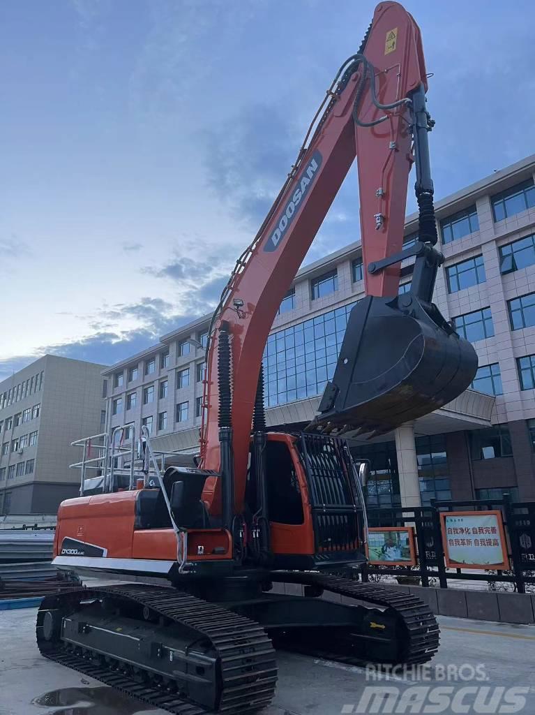 Doosan DX 300 Excavadoras sobre orugas