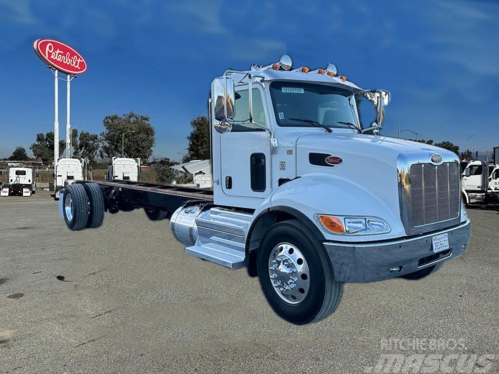 Peterbilt 337 Camiones con chasís y cabina