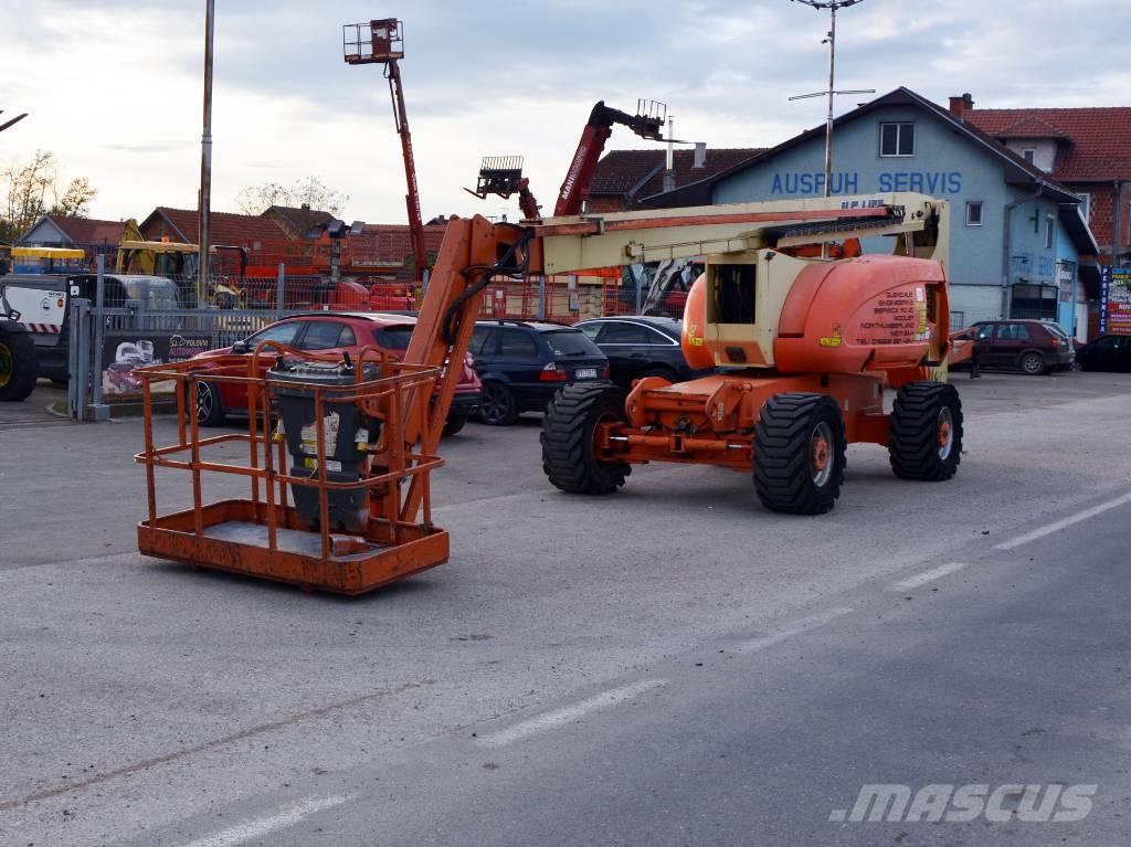 JLG 800 AJ Plataformas con brazo de elevación manual