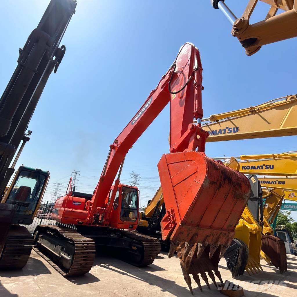 Doosan 300 Excavadoras sobre orugas