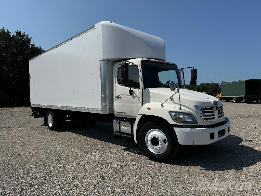 Hino 238 Camiones con caja de remolque