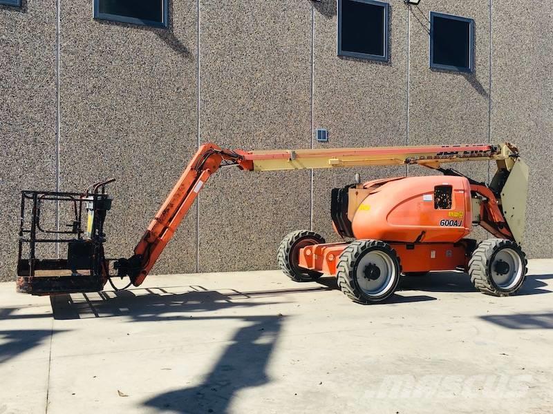 JLG 600 AJ Plataformas con brazo de elevación manual