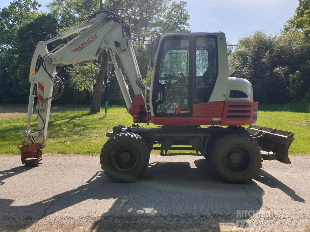 Takeuchi TB295W Excavadoras de ruedas