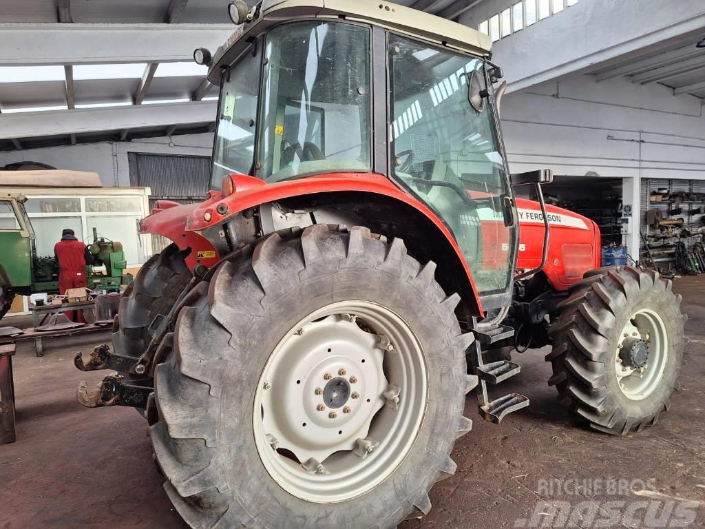 Massey Ferguson 5445 Tractores