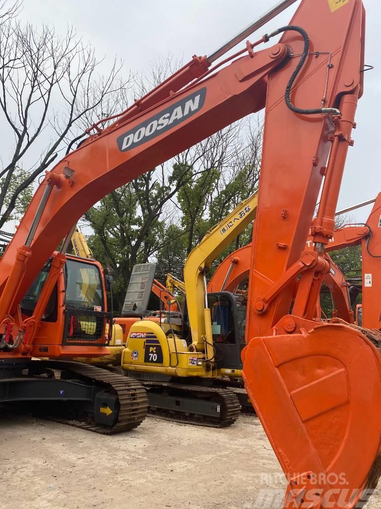 Doosan DX300 Excavadoras sobre orugas