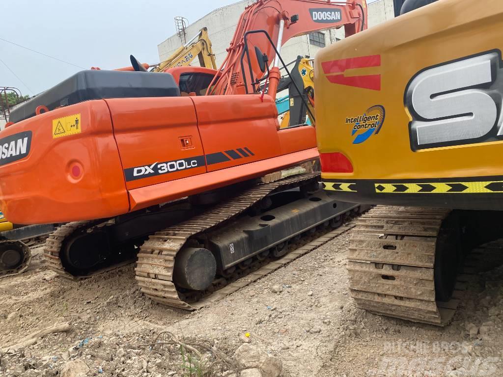 Doosan DX300 Excavadoras sobre orugas