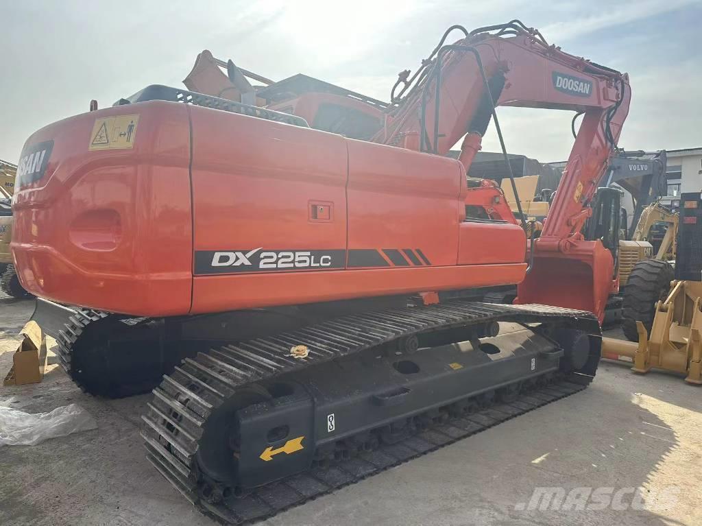 Doosan 225LC-9C Excavadoras sobre orugas