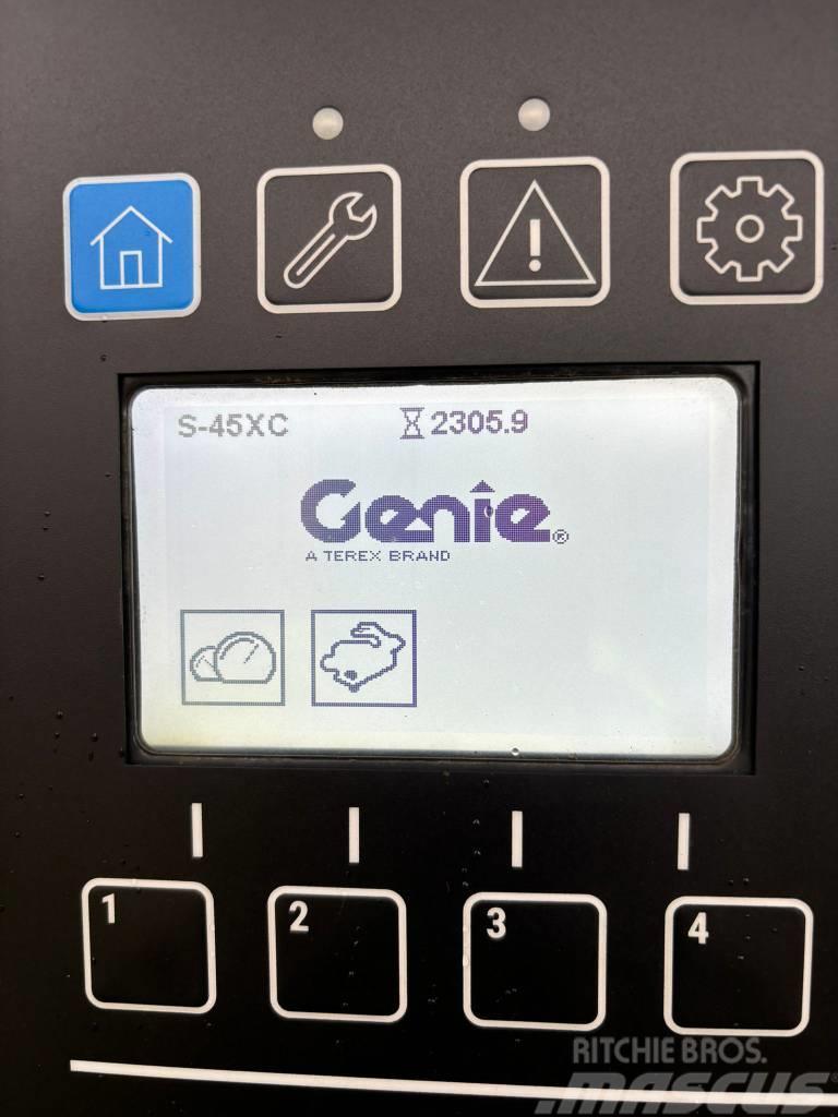 Genie S45XC Plataformas con brazo de elevación telescópico