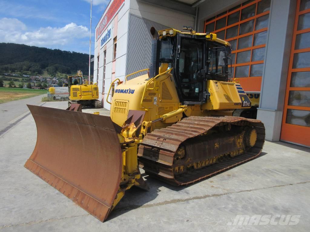 Komatsu D61PX-24E0 Buldozer sobre oruga