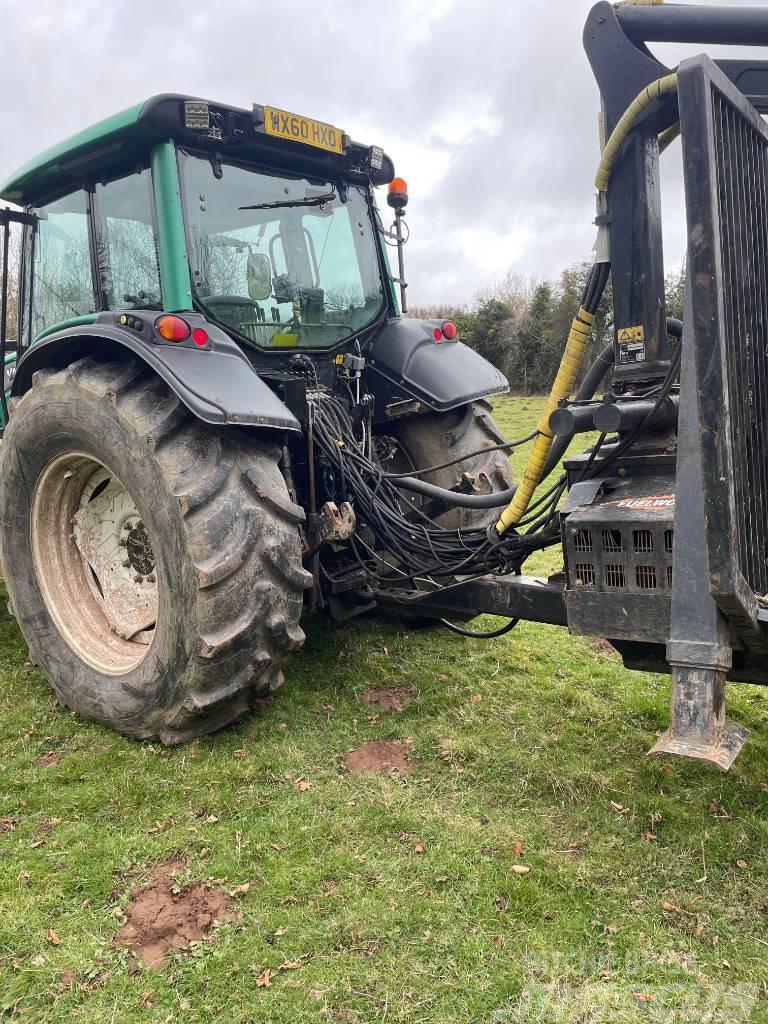 Valtra N122 Tractores