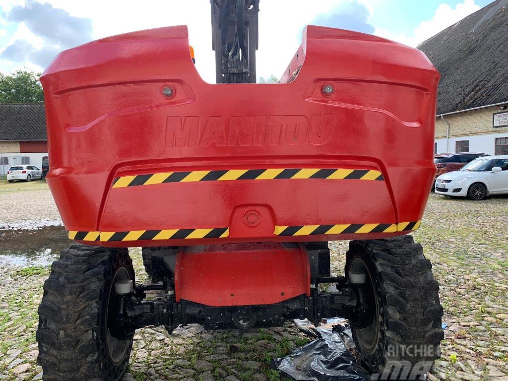 Manitou 220TJ+ Plataformas con brazo de elevación telescópico