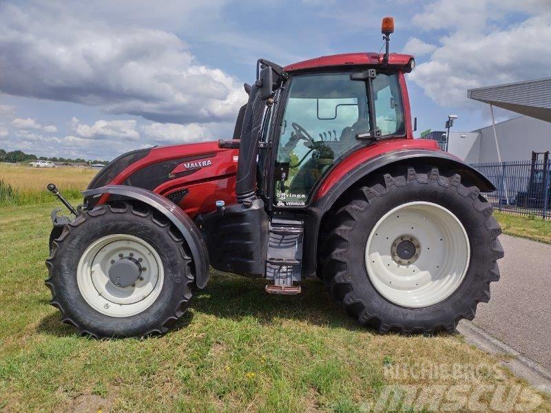 Valtra T234A Tractores