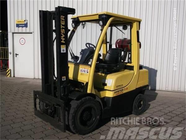 Hyster H3.0FT Montacargas de baja elevación