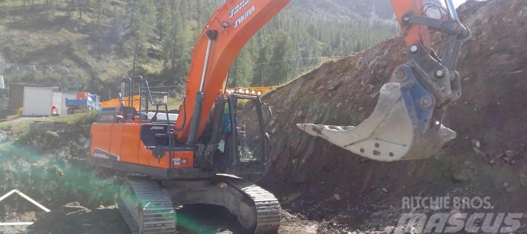 Doosan DX 235 Excavadoras sobre orugas