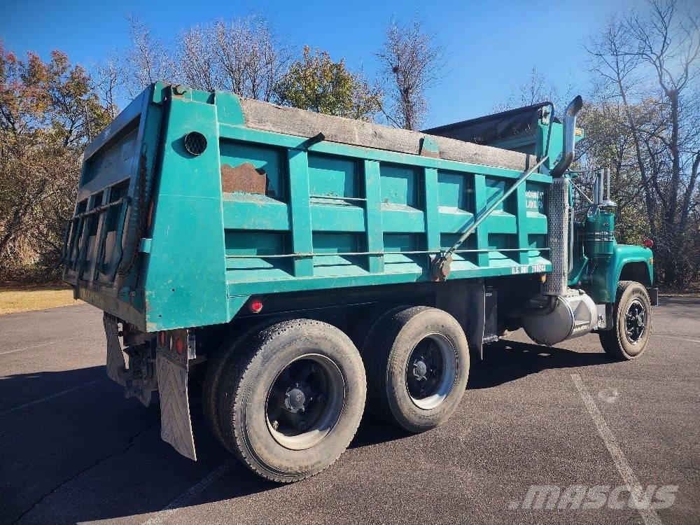 Mack 690S Bañeras basculantes usadas