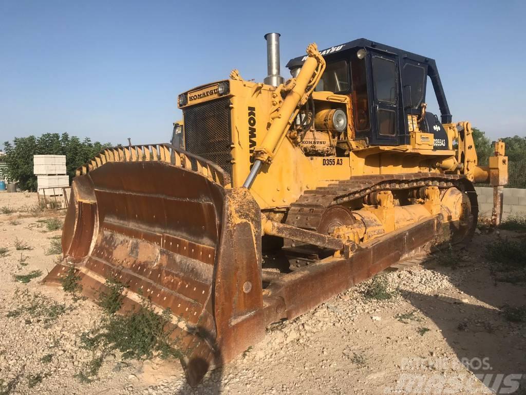 Komatsu D355A-3 Buldozer sobre oruga