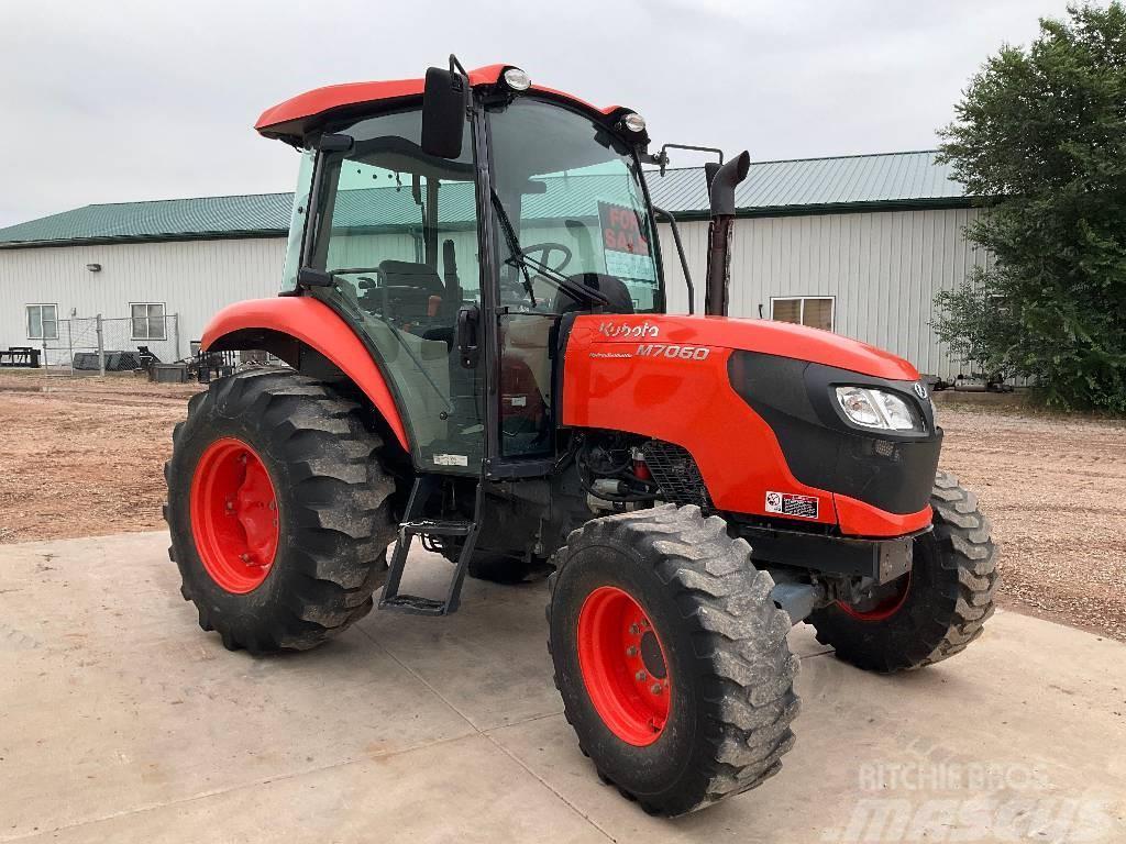 Kubota M 7060 Tractores