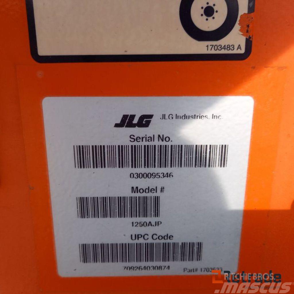 JLG 1250 AJP Plataformas con brazo de elevación manual