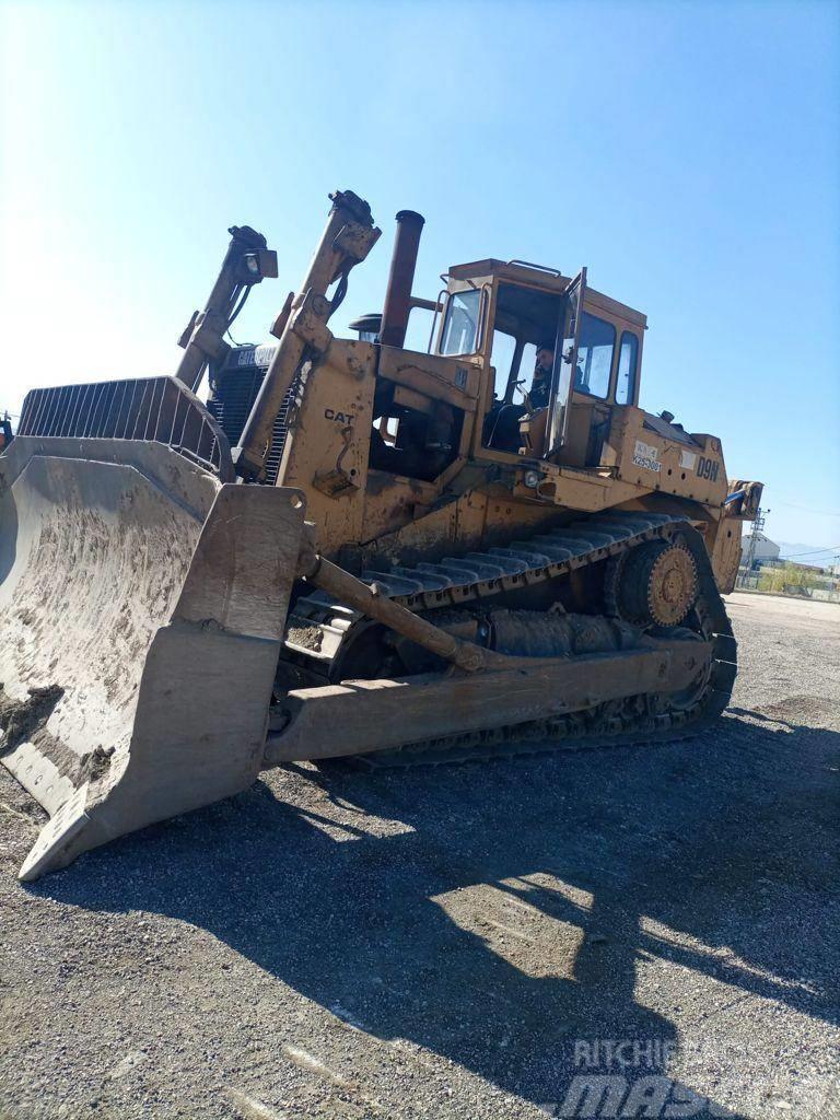 CAT D9N Buldozer sobre oruga