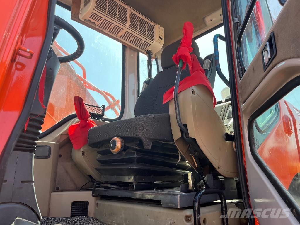 Doosan 150 Excavadoras de ruedas