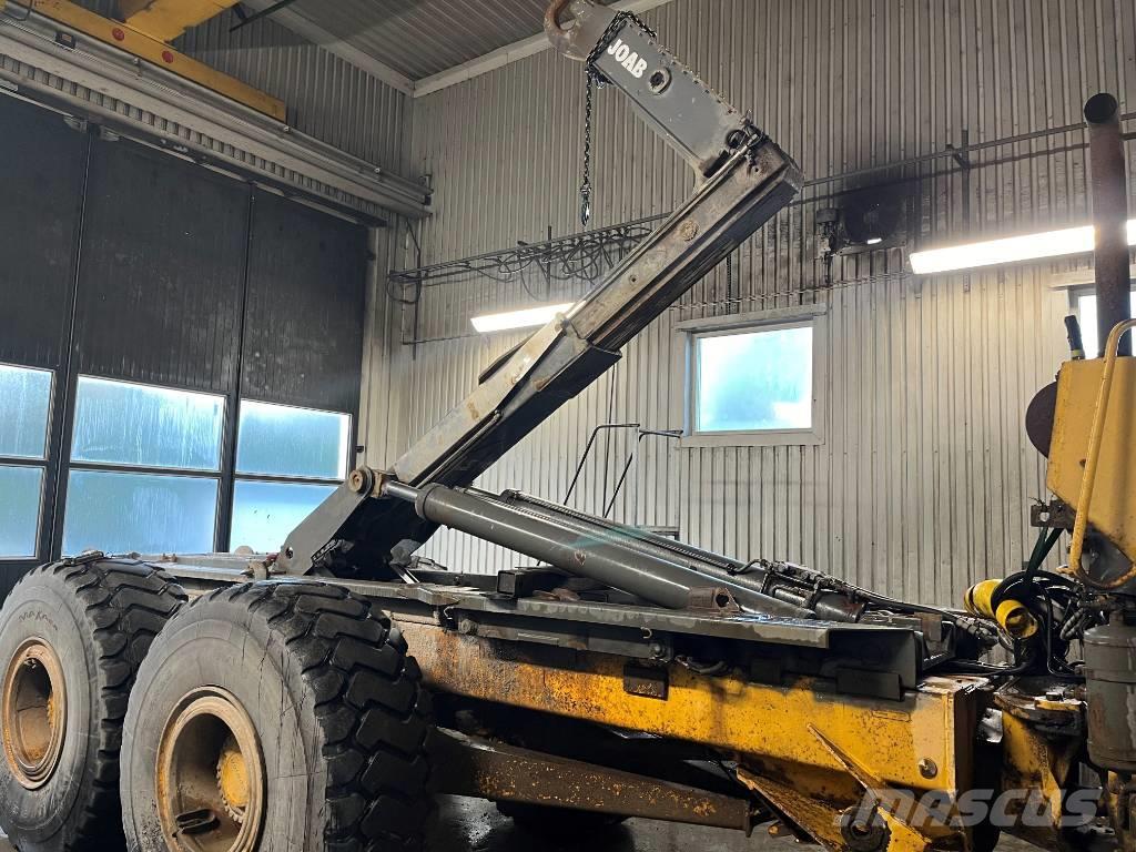 Volvo A25C Lastväxlarvagn remolques con gancho elevador