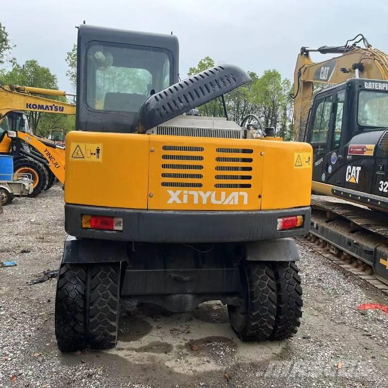 Xinyuan B75W Excavadoras de ruedas