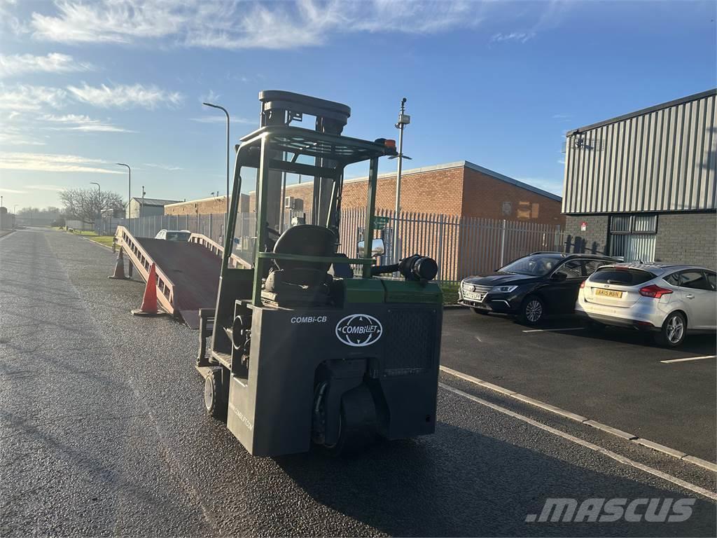 Combilift CB3000 Montacargas de 4 vías