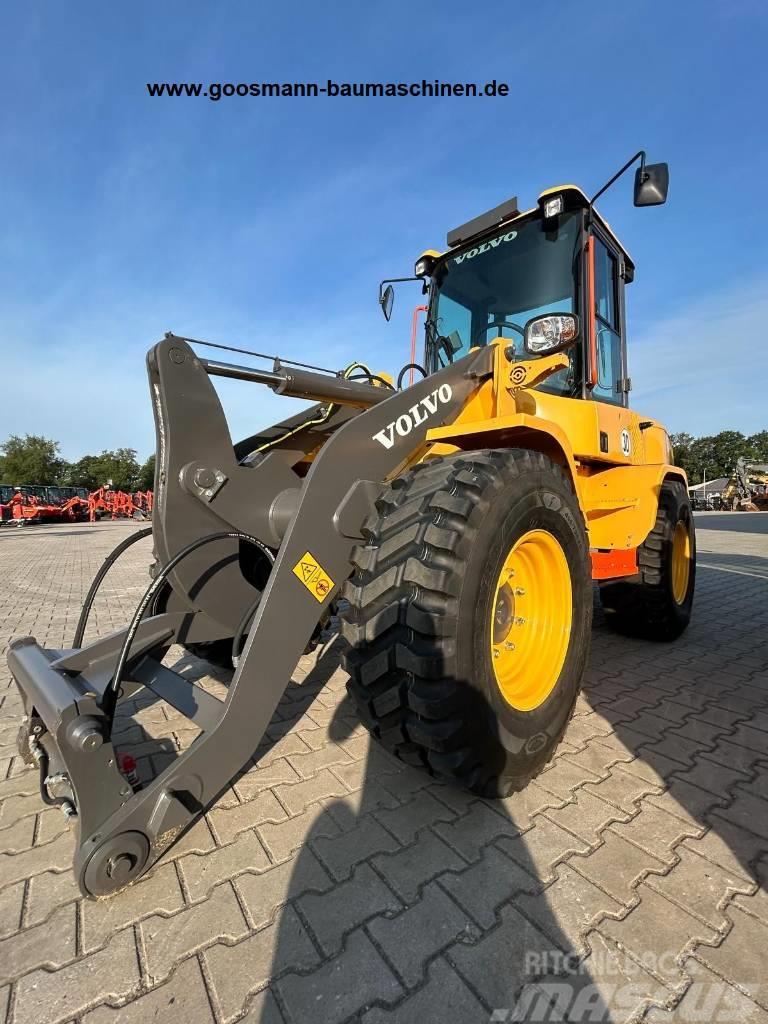 Volvo L30 HS Cargadoras sobre ruedas