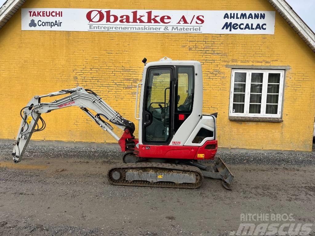 Takeuchi TB225 Miniexcavadoras