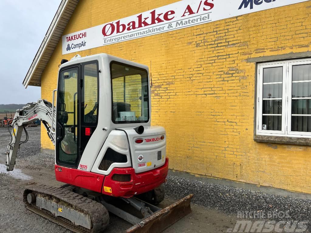 Takeuchi TB225 Miniexcavadoras