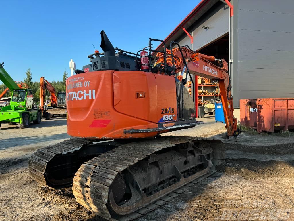 Hitachi ZX 135 Excavadoras sobre orugas